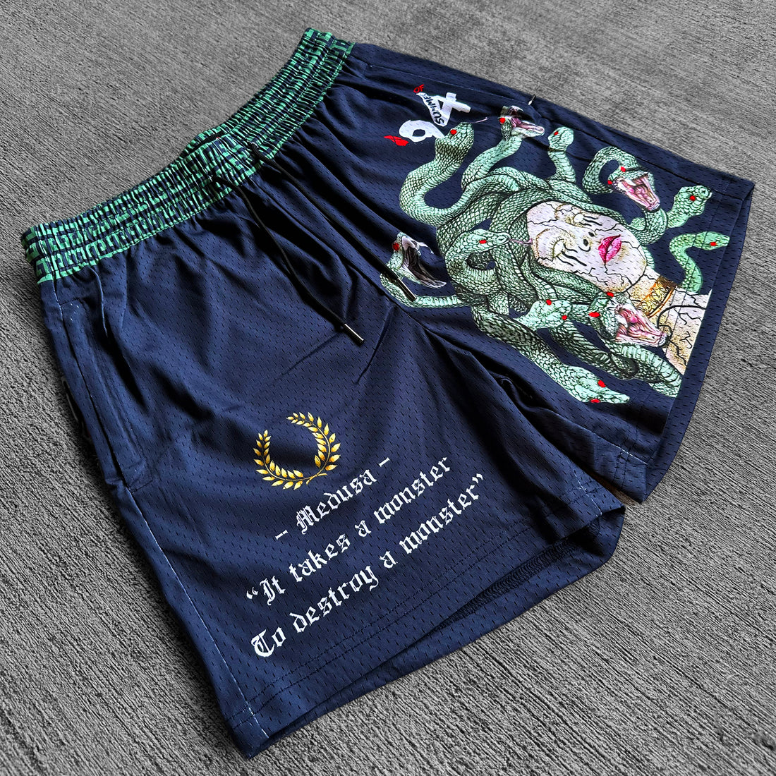 Medusa "Limited" - Essential Mesh short